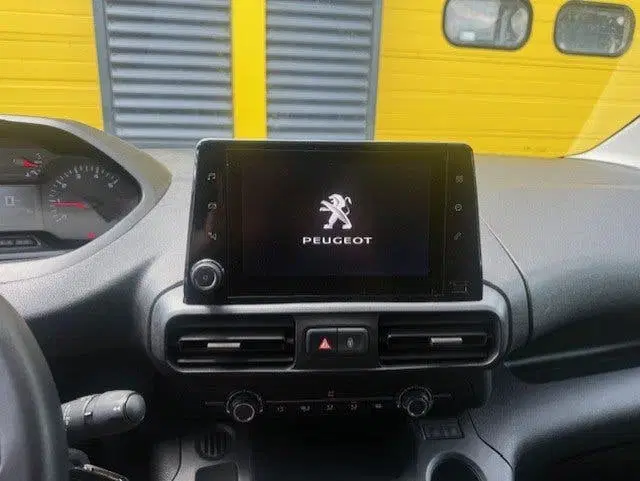 Peugeot Partner 1.2 Airco uit 2021, foto 9