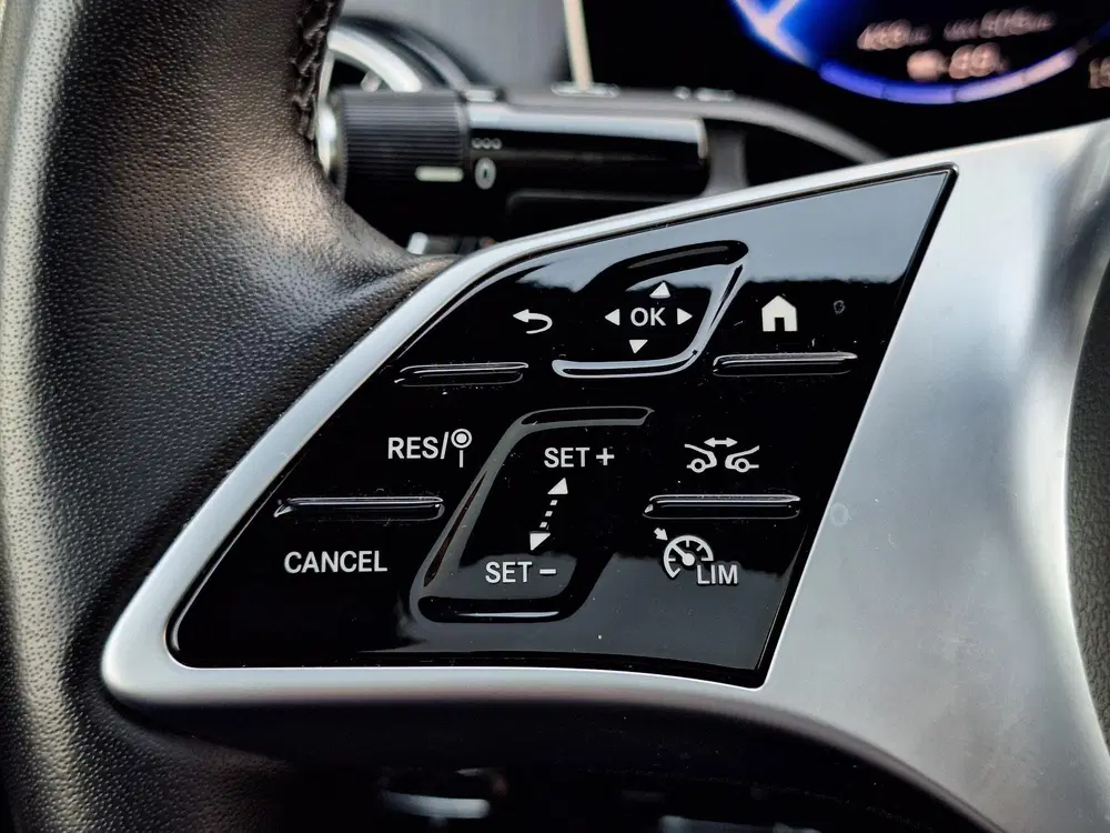 Mercedes-Benz EQE 300 Luxury Line uit 2024, foto 14
