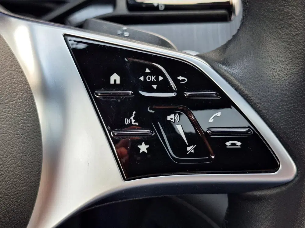 Mercedes-Benz EQE 300 Luxury Line uit 2024, foto 15