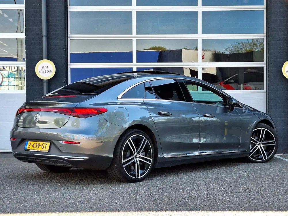 Mercedes-Benz EQE 300 Luxury Line uit 2024, foto 4