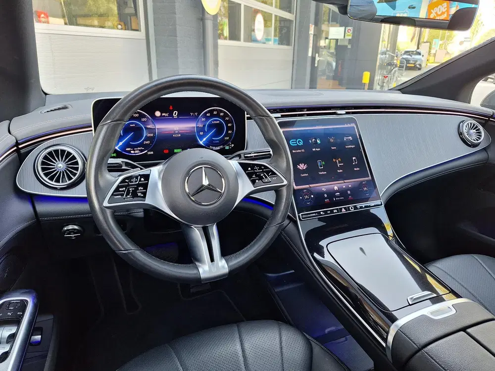 Mercedes-Benz EQE 300 Luxury Line uit 2024, foto 9