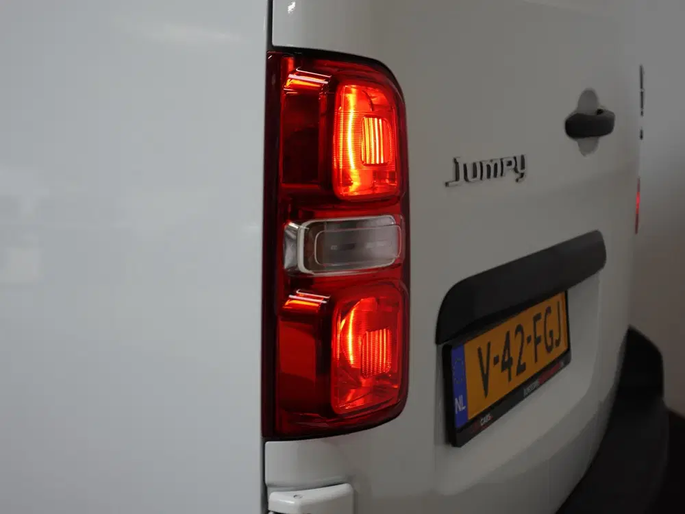 Citroën Jumpy Citroen Jumpy 120PK L3 Club Sport Edition uit 2021, foto 15