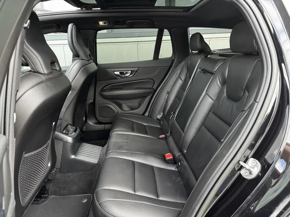 Volvo V60 2.0 T6 Recharge AWD R-Design Long Range uit 2022, foto 6