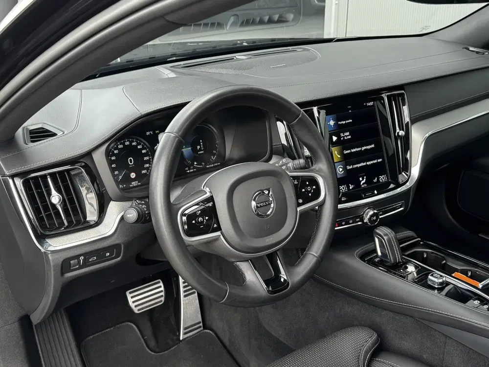 Volvo V60 2.0 T6 Recharge AWD R-Design Long Range uit 2022, foto 8