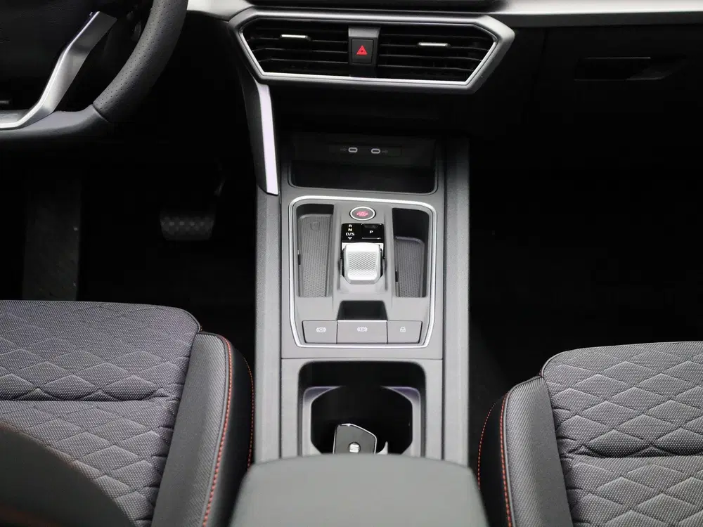 SEAT Leon 1.5 TSI e-Hybrid FR Business 204 PK uit 2026, foto 9