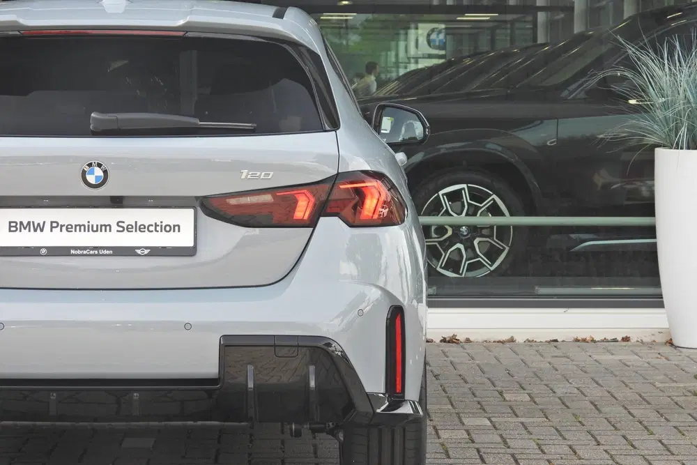 BMW 1-serie 120 M Sport Automaat uit 2026, foto 8