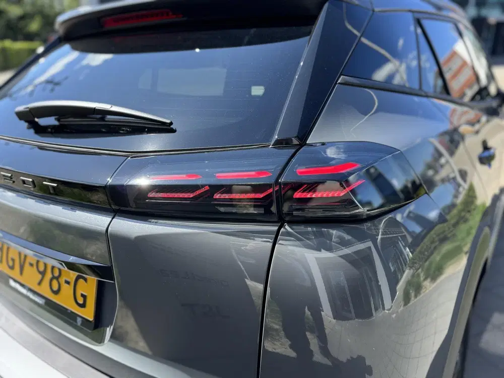 Peugeot 2008 PureTech 100 Allure l Vision & Drive Assis uit 2025, foto 12