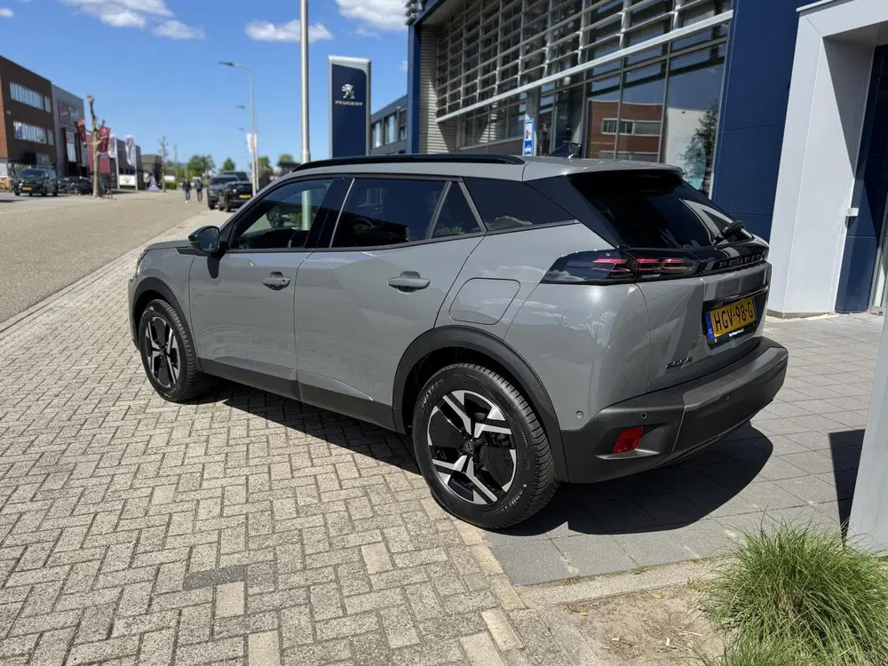 Peugeot 2008 PureTech 100 Allure l Vision & Drive Assis uit 2025, foto 3