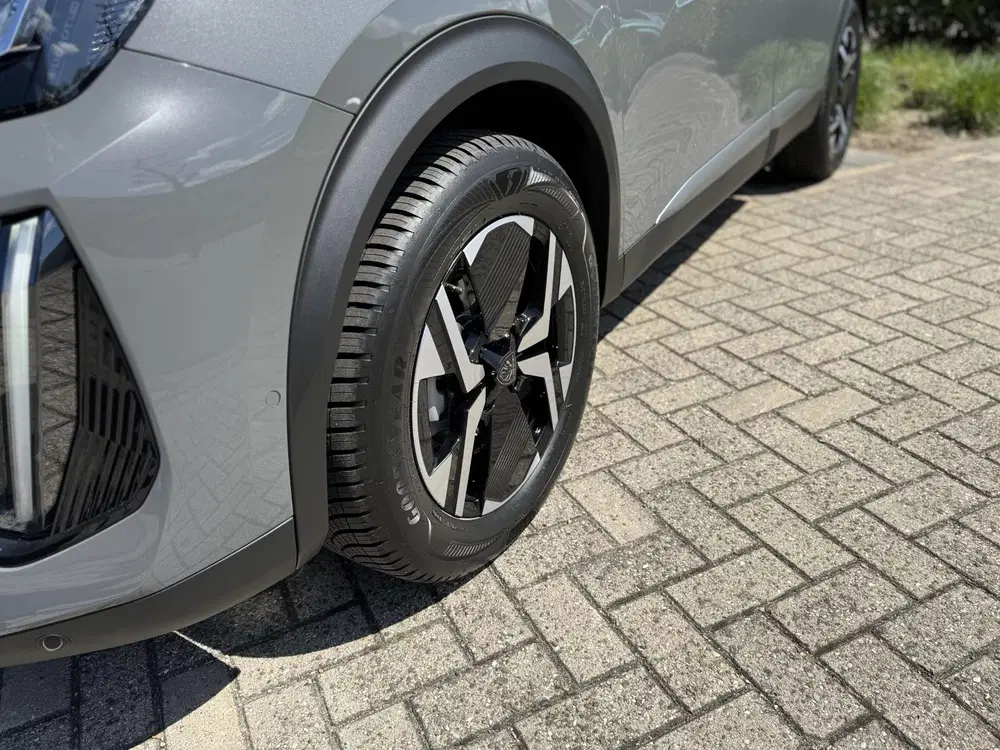 Peugeot 2008 PureTech 100 Allure l Vision & Drive Assis uit 2025, foto 9
