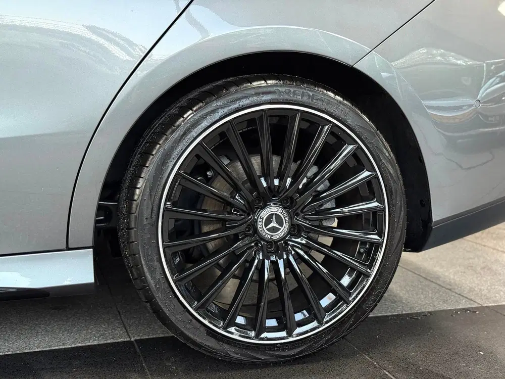 Mercedes-Benz CLA 180 Star Edition AMG Line uit 2024, foto 14