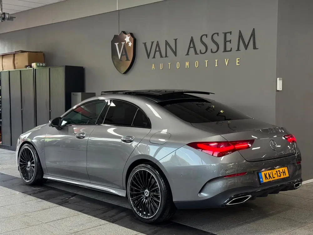 Mercedes-Benz CLA 180 Star Edition AMG Line uit 2024, foto 3
