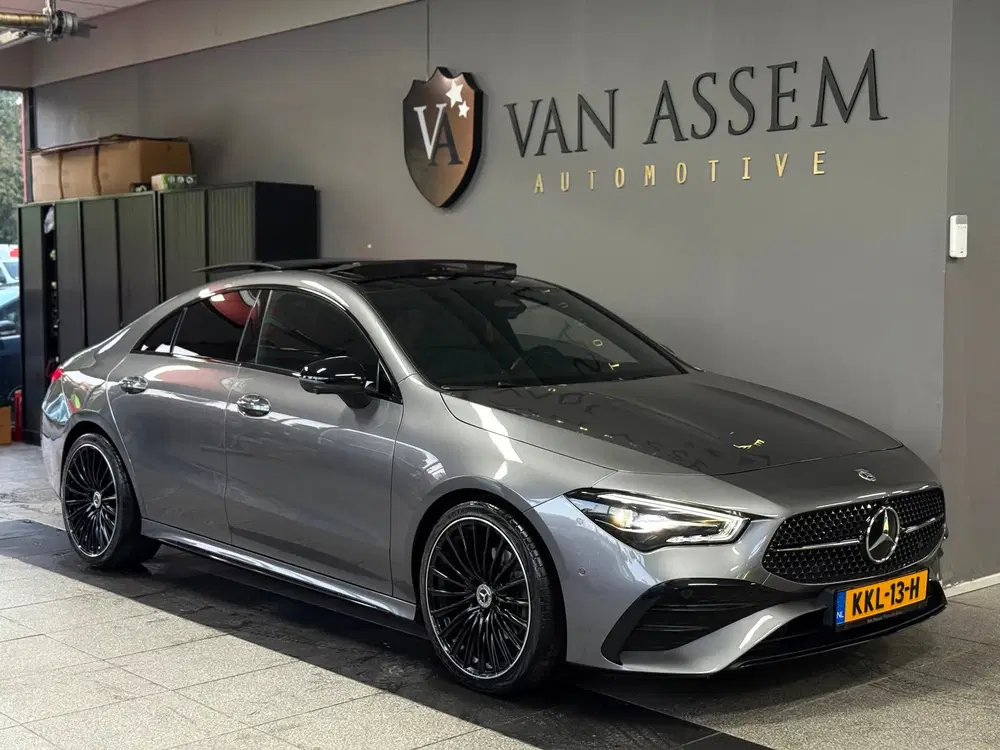 Mercedes-Benz CLA 180 Star Edition AMG Line uit 2024, foto 4
