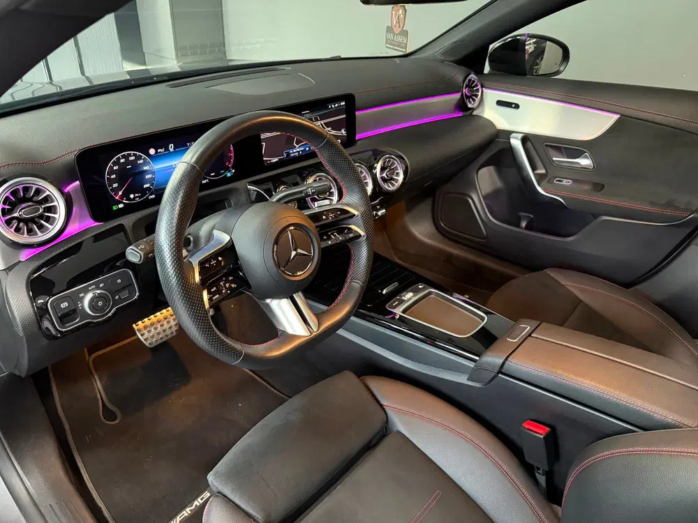 Mercedes-Benz CLA 180 Star Edition AMG Line uit 2024, foto 9