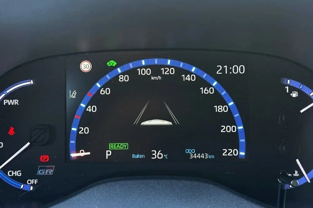 Toyota Yaris Cross 1.5 Hybrid GR Sport Two-Tone (bj 2023) uit 2023, foto 10