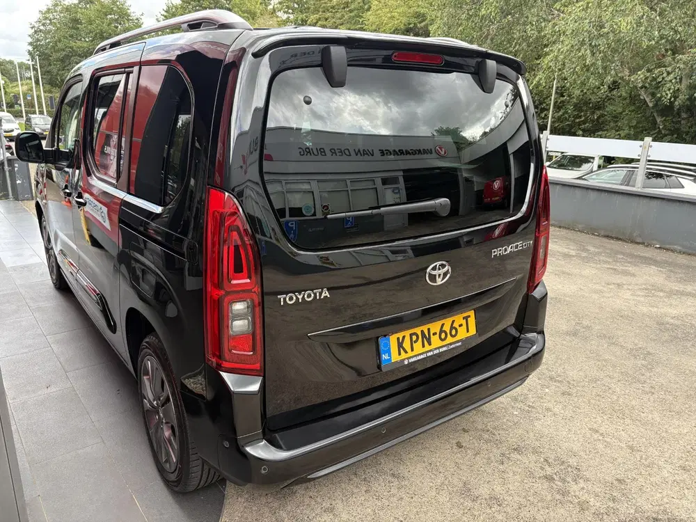 Toyota Proace City 1.2 Turbo Dynamic uit 2022, foto 4