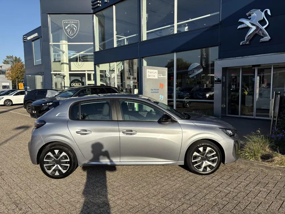 Peugeot 208 1.2 PureTech 75 Active uit 2024, foto 6