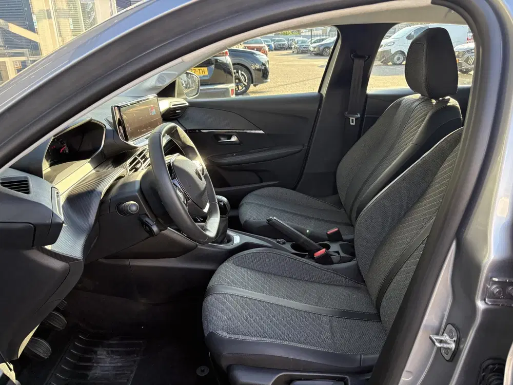 Peugeot 208 1.2 PureTech 75 Active uit 2024, foto 8