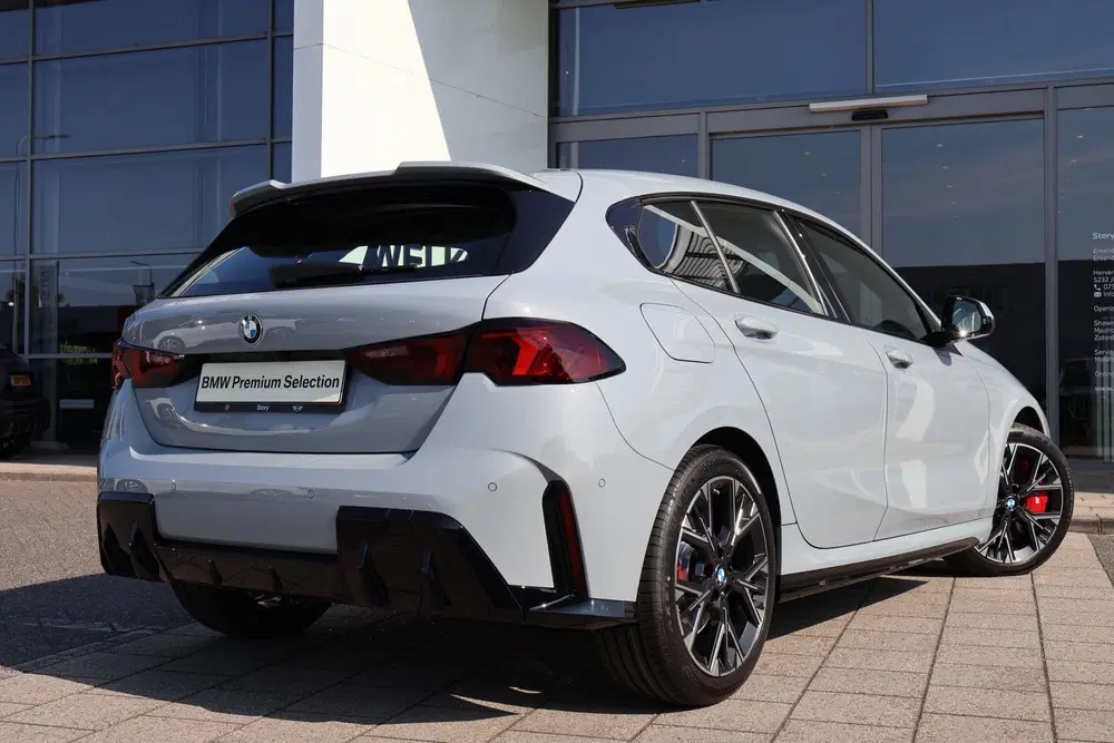 BMW 1-serie 120 Automaat uit 2026, foto 11