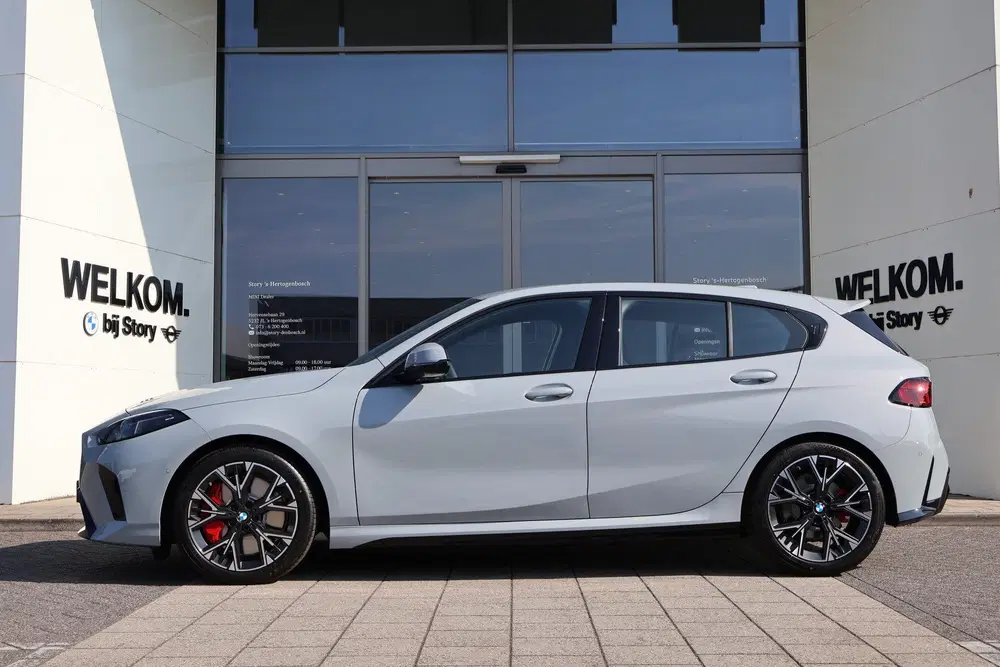 BMW 1-serie 120 Automaat uit 2026, foto 6