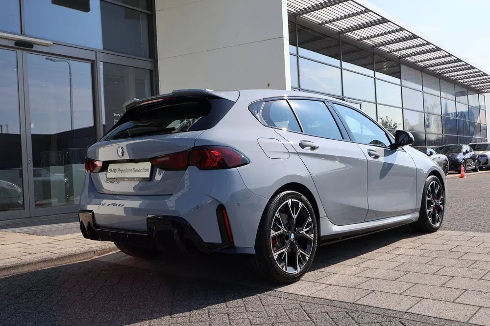 BMW 1-serie 120 Automaat uit 2026, foto 8
