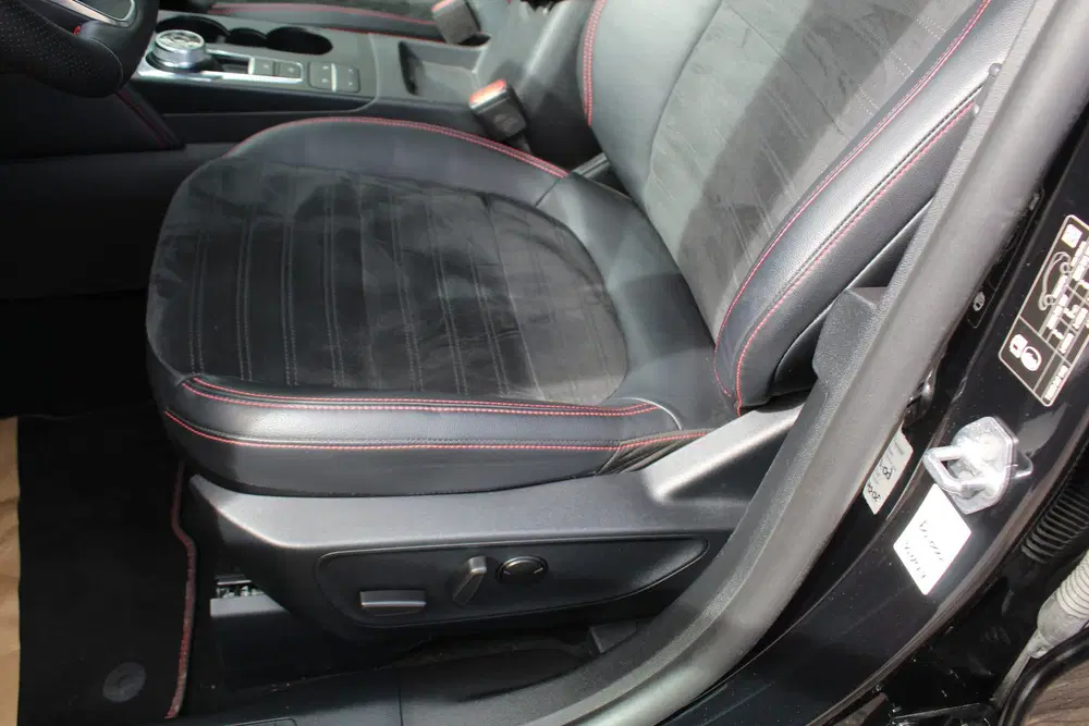 Ford Kuga 2.5-225pk Plug-in Hybrid ST-Line X. Hybrid uit 2023, foto 5