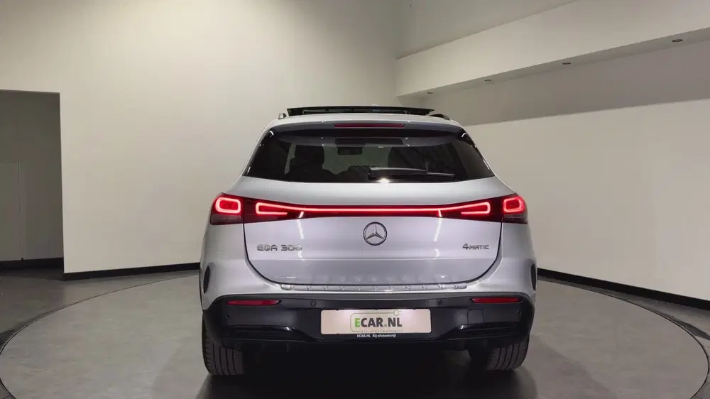Mercedes-Benz EQA 300 4MATIC Business Solution 67 kWh uit 2021, foto 4