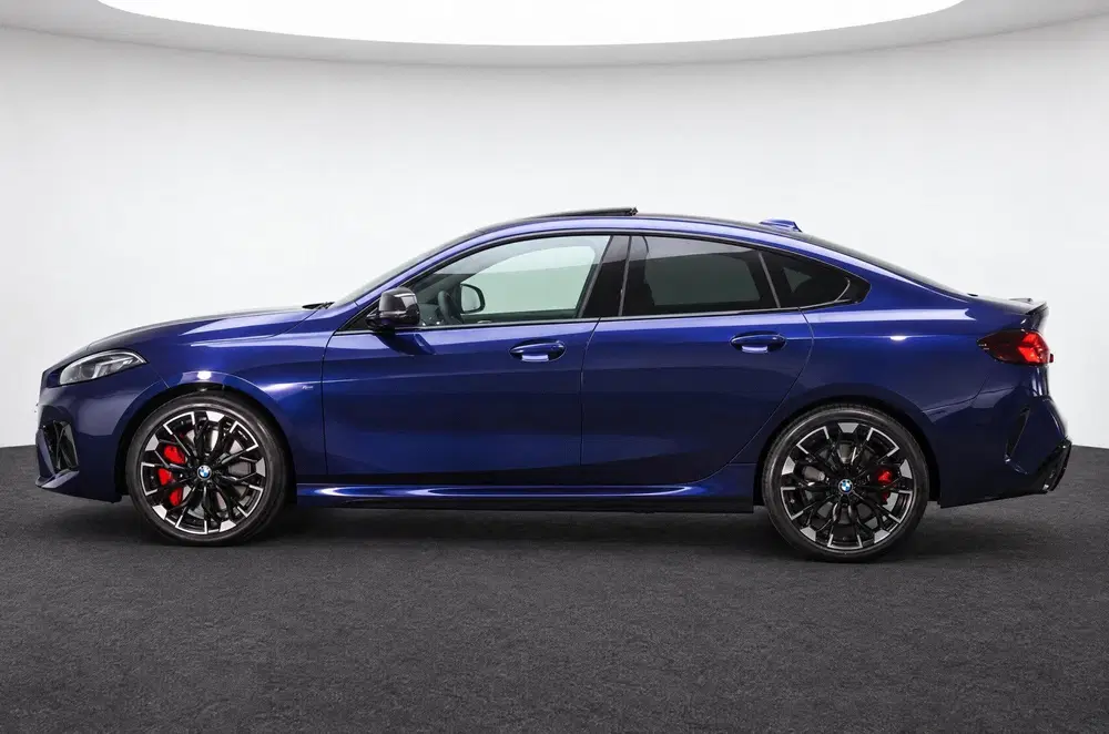 BMW 2-serie Coupé M235 xDrive High Executive Automaat uit 2025, foto 2