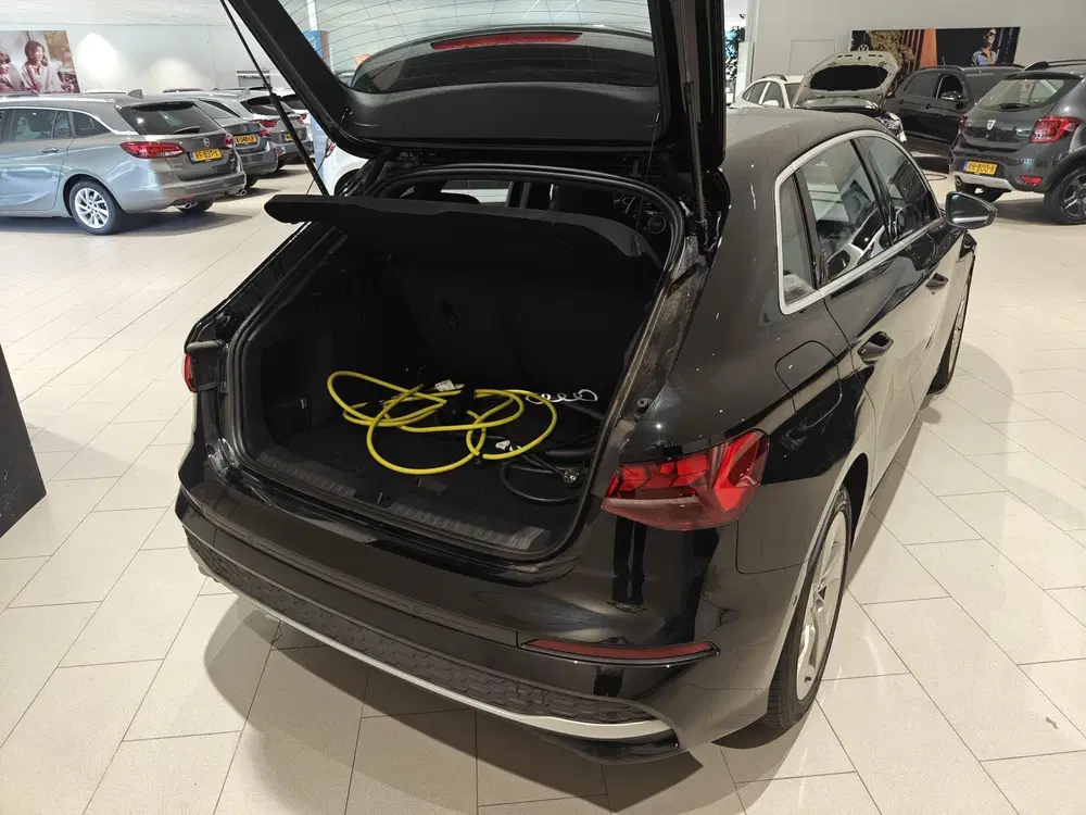 Audi A3 40 TFSI e Advanced edition 204 PK uit 2025, foto 6