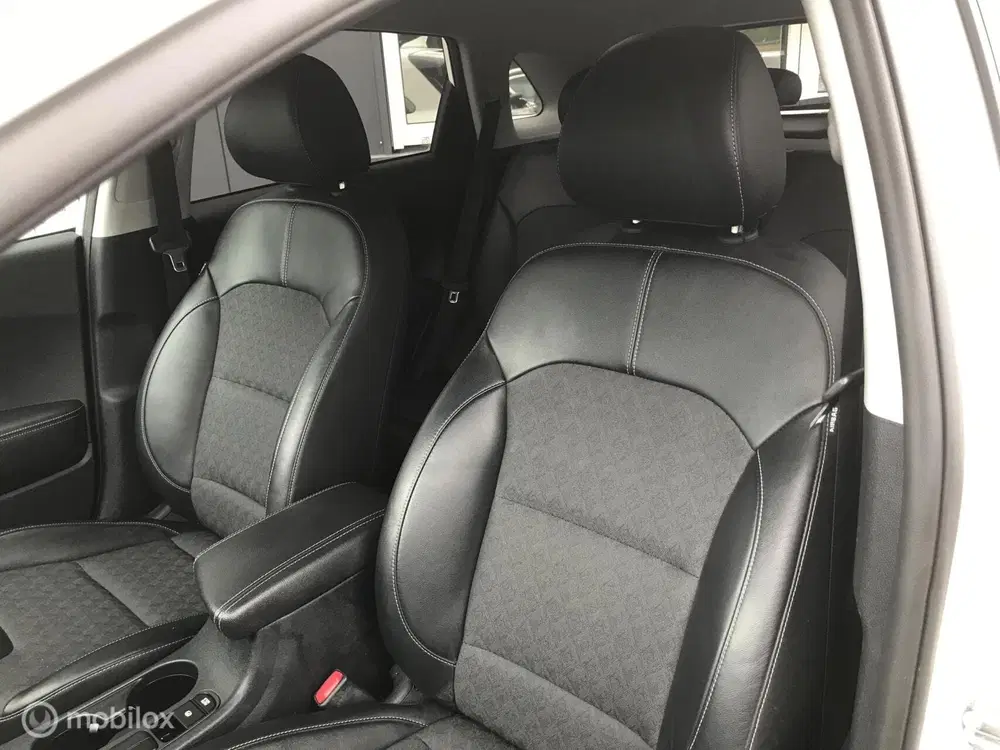Kia Niro 1.6 GDi Hybrid DynamicLine uit 2022, foto 14