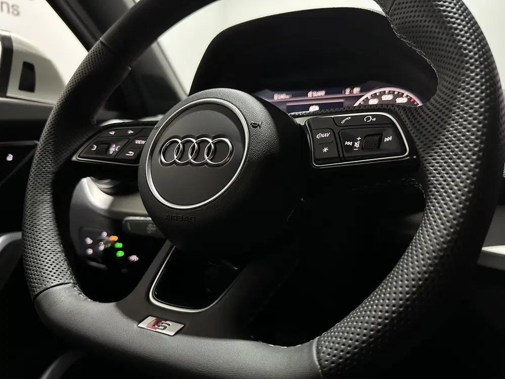 Audi Q2 35 TFSI S Edition uit 2024, foto 11