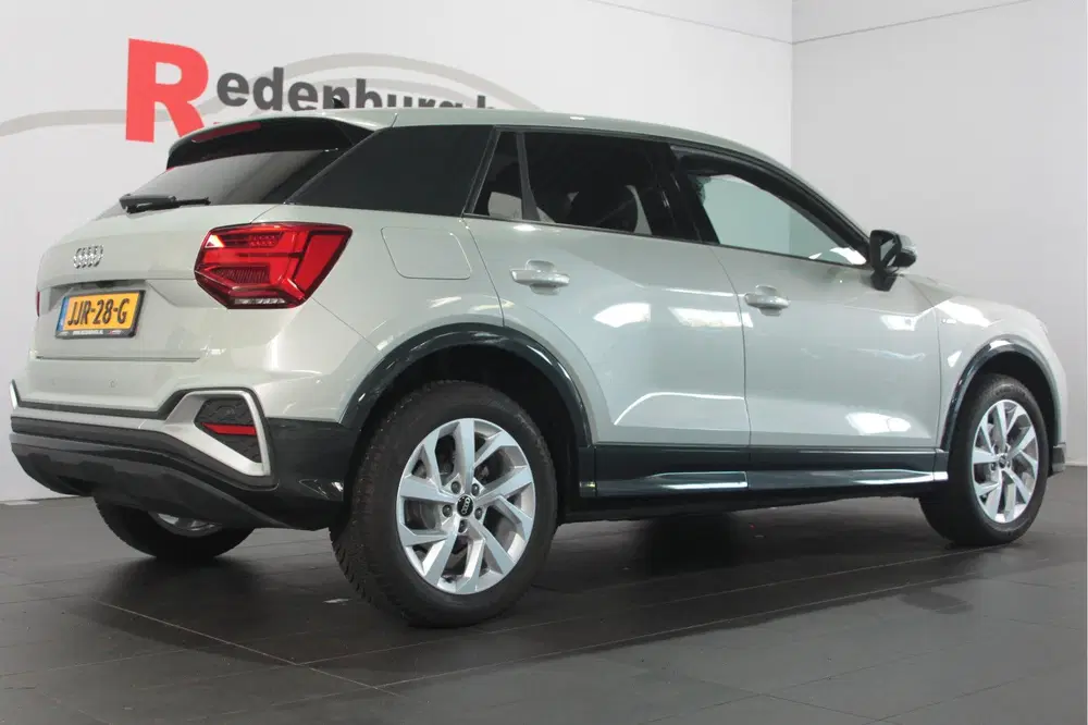 Audi Q2 35 TFSI S Edition uit 2024, foto 2