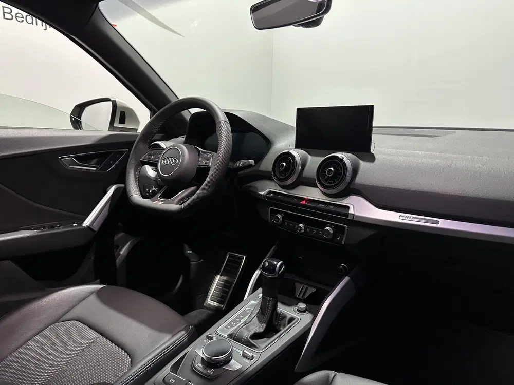 Audi Q2 35 TFSI S Edition uit 2024, foto 3