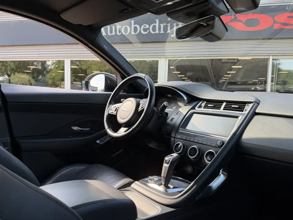 Jaguar E-Pace 2.0 P250 AWD S uit 2019, foto 8