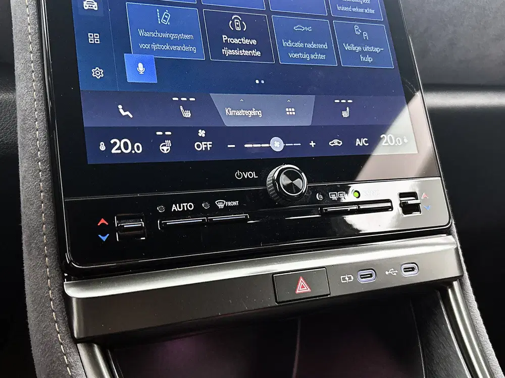 Lexus LBX Cool 2WD uit 2025, foto 10