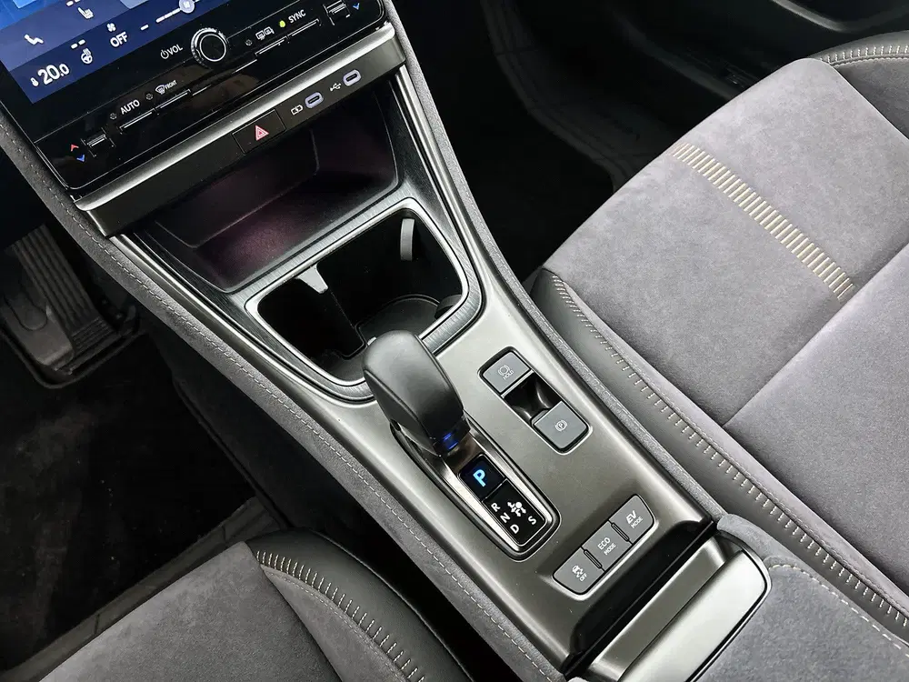 Lexus LBX Cool 2WD uit 2025, foto 11