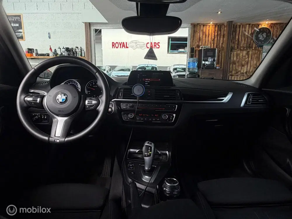 BMW 1-serie 118i M Sport Edition uit 2019, foto 3