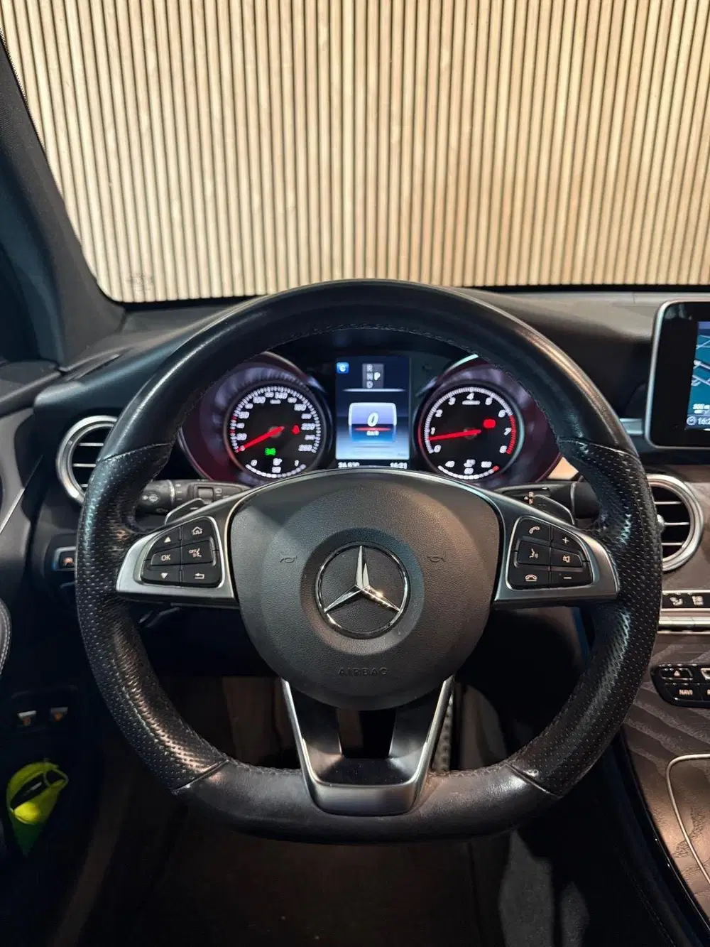 Mercedes-Benz GLC 250 4MATIC AMG uit 2019, foto 11