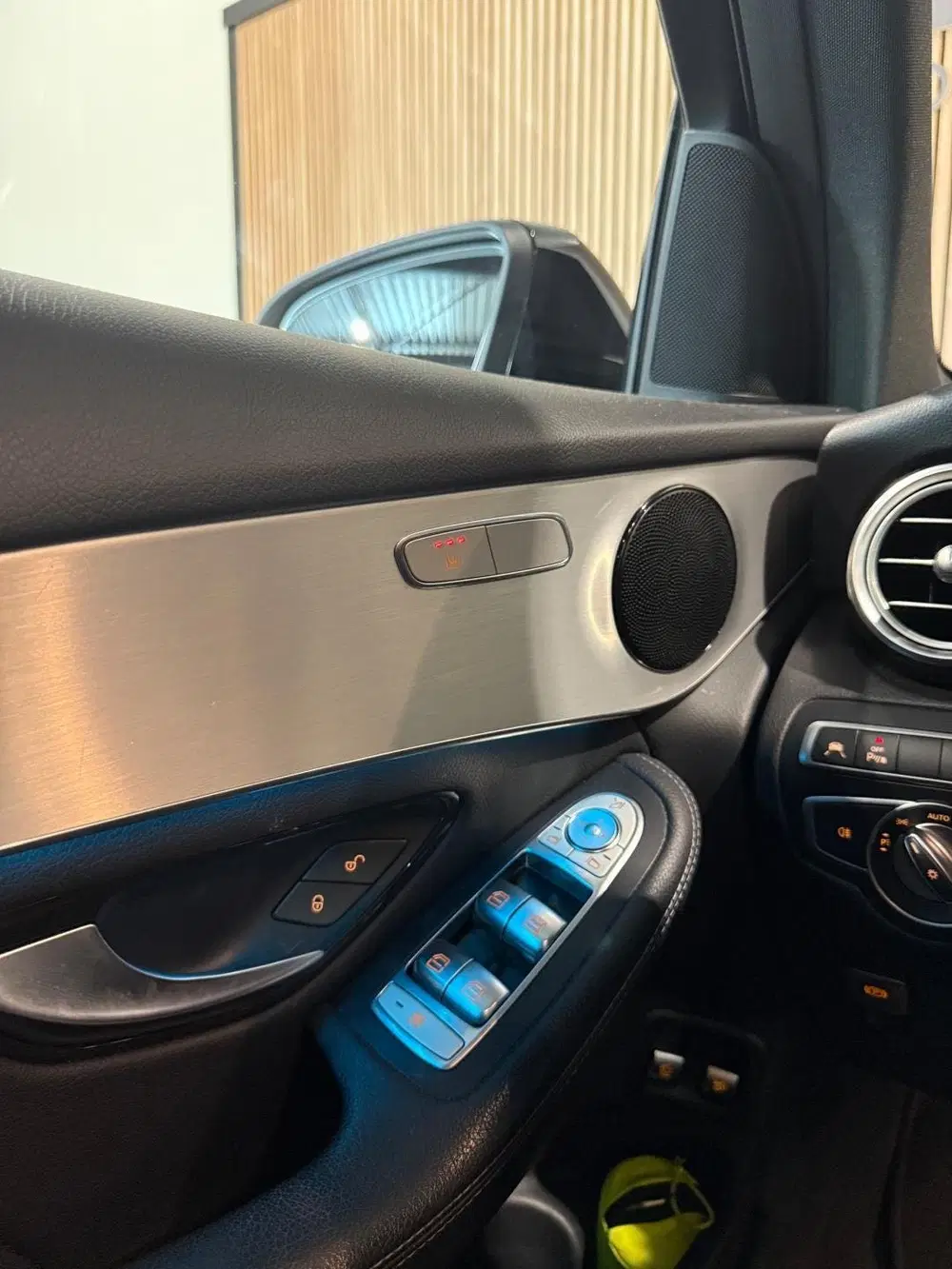 Mercedes-Benz GLC 250 4MATIC AMG uit 2019, foto 12