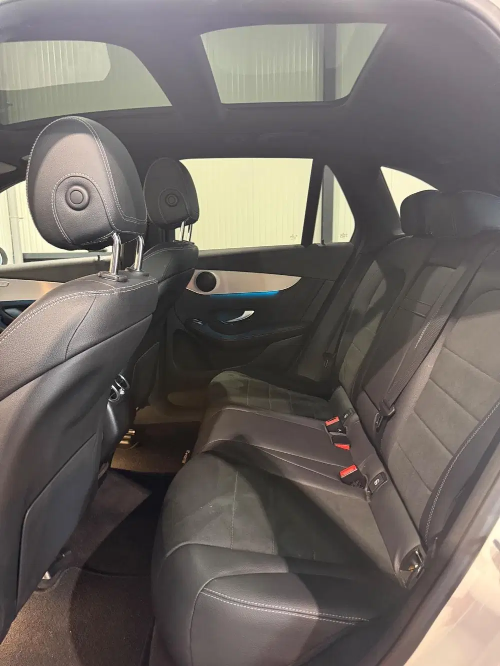 Mercedes-Benz GLC 250 4MATIC AMG uit 2019, foto 15