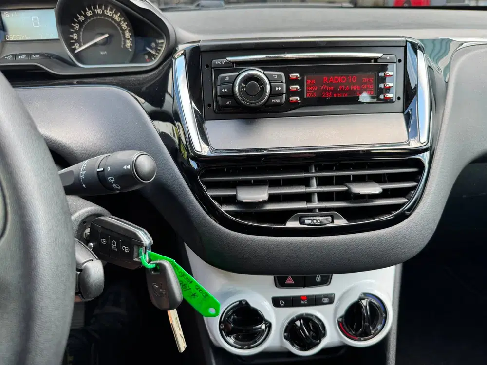 Peugeot 208 1.2 PureTech Like 35.964Km Nap uit 2019, foto 13