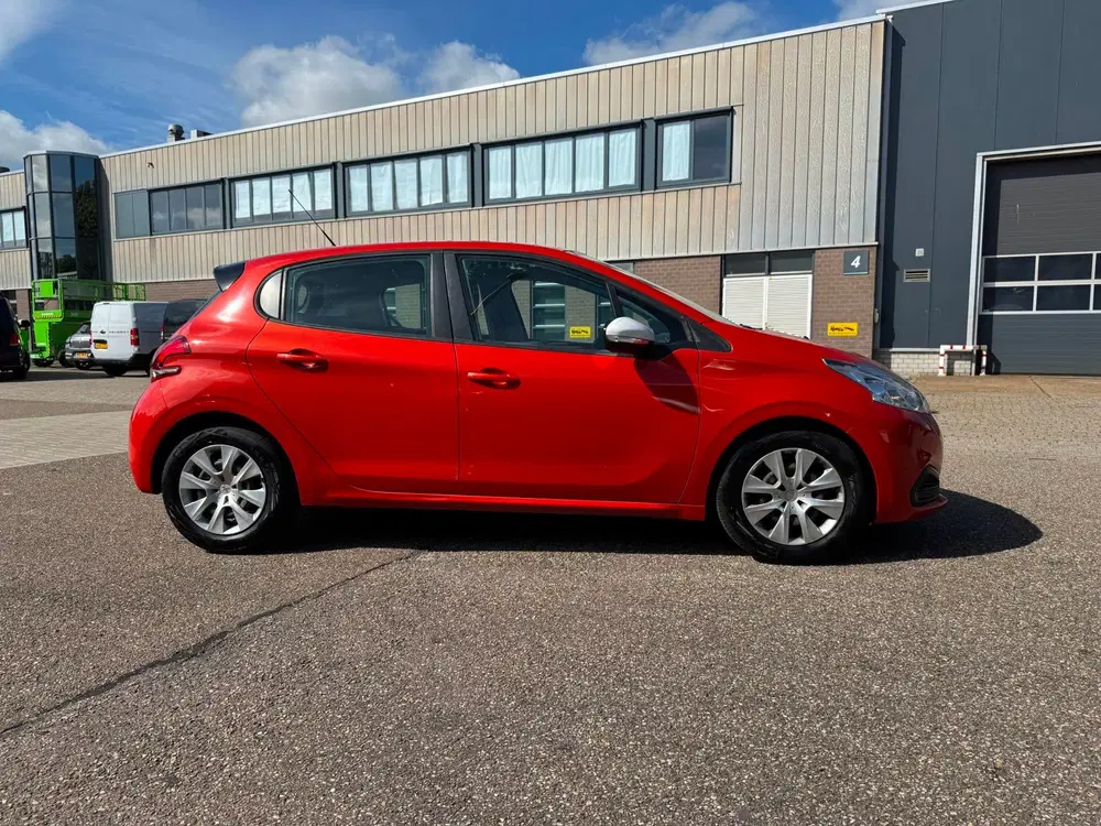 Peugeot 208 1.2 PureTech Like 35.964Km Nap uit 2019, foto 3