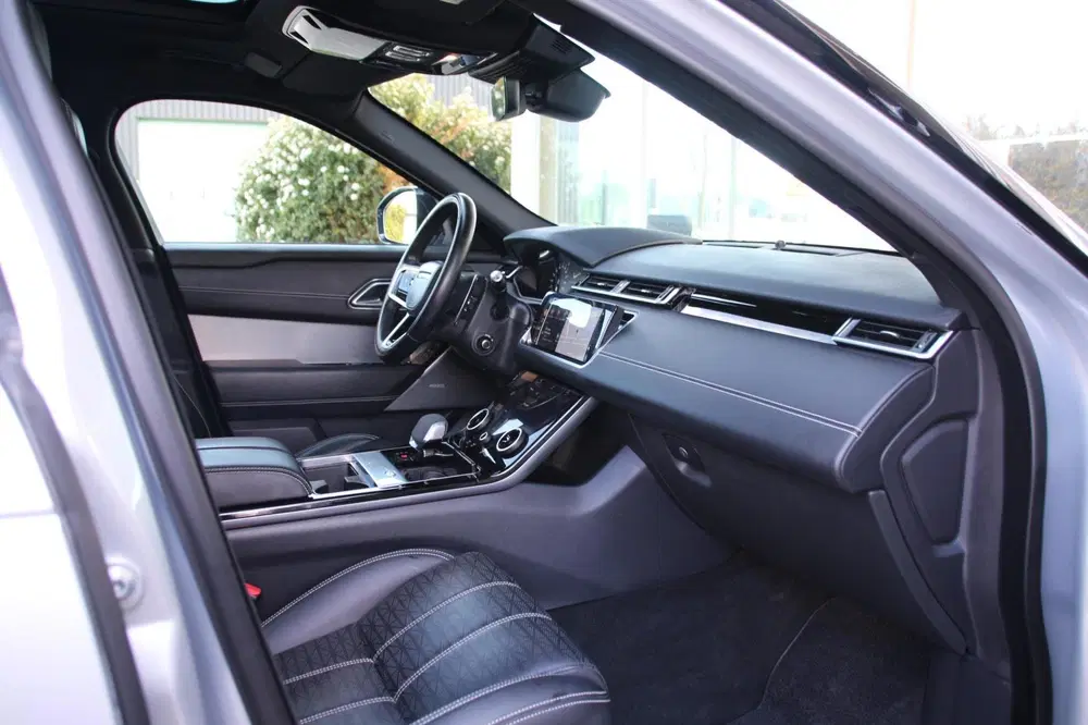 Land Rover Range Rover Velar 2.0 P400e R-DYNAMIC HSE 404PK uit 2022, foto 13