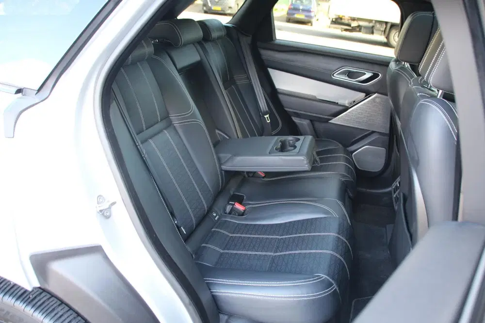 Land Rover Range Rover Velar 2.0 P400e R-DYNAMIC HSE 404PK uit 2022, foto 15