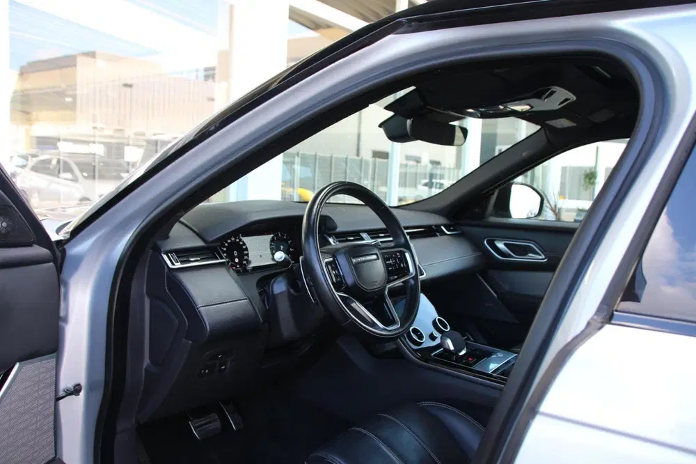 Land Rover Range Rover Velar 2.0 P400e R-DYNAMIC HSE 404PK uit 2022, foto 2