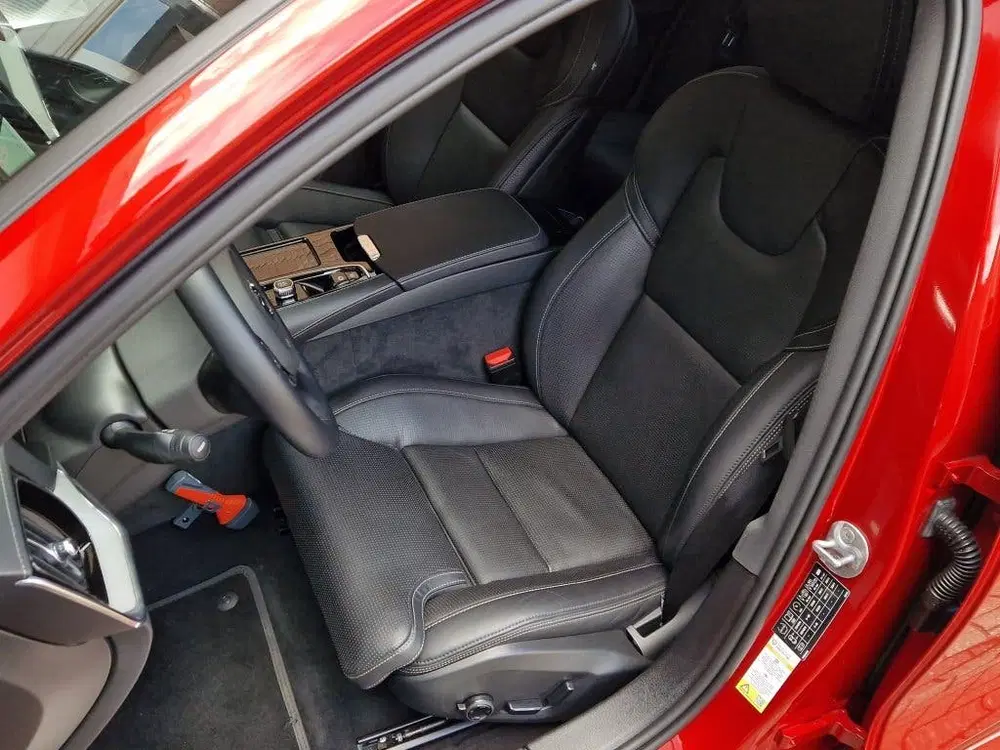 Volvo S60 T8 Ultimate Dark 455 PK HEICO uit 2024, foto 12