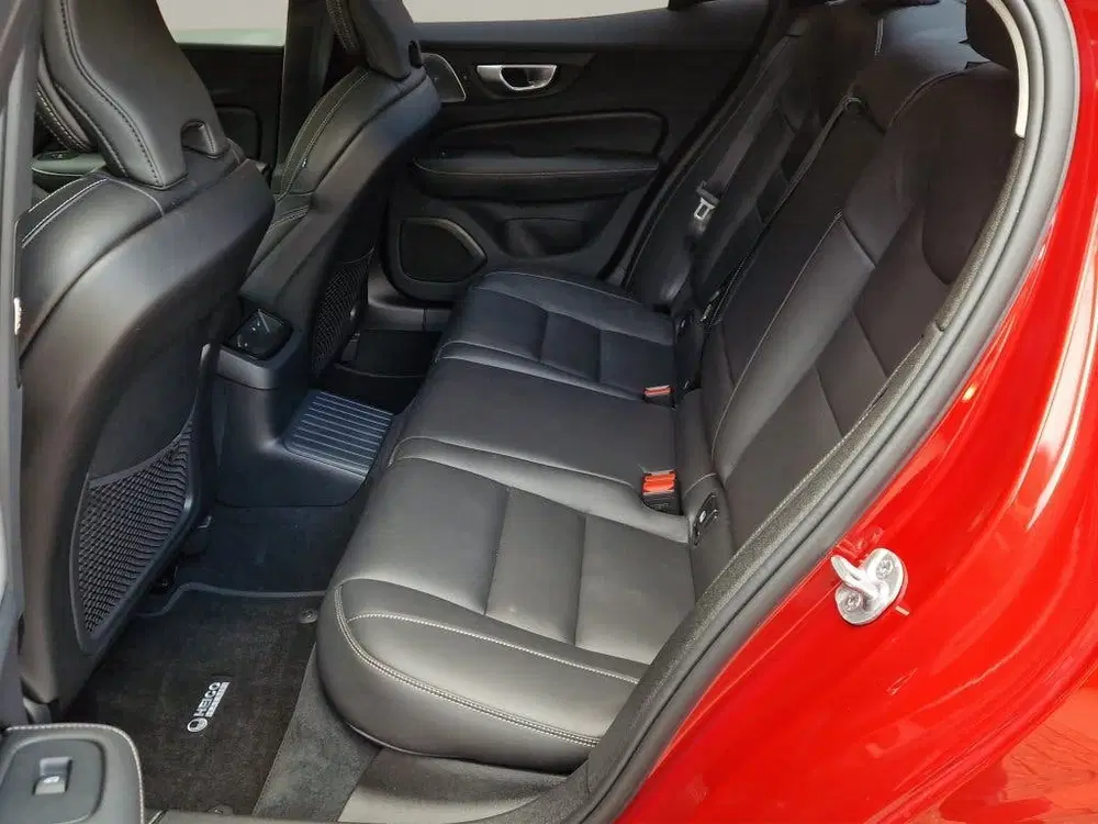 Volvo S60 T8 Ultimate Dark 455 PK HEICO uit 2024, foto 13