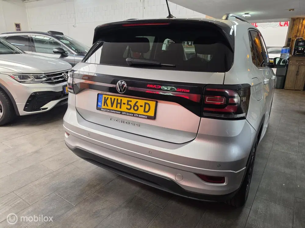 Volkswagen T-Cross 1.0 TSI R-Line uit 2023, foto 11