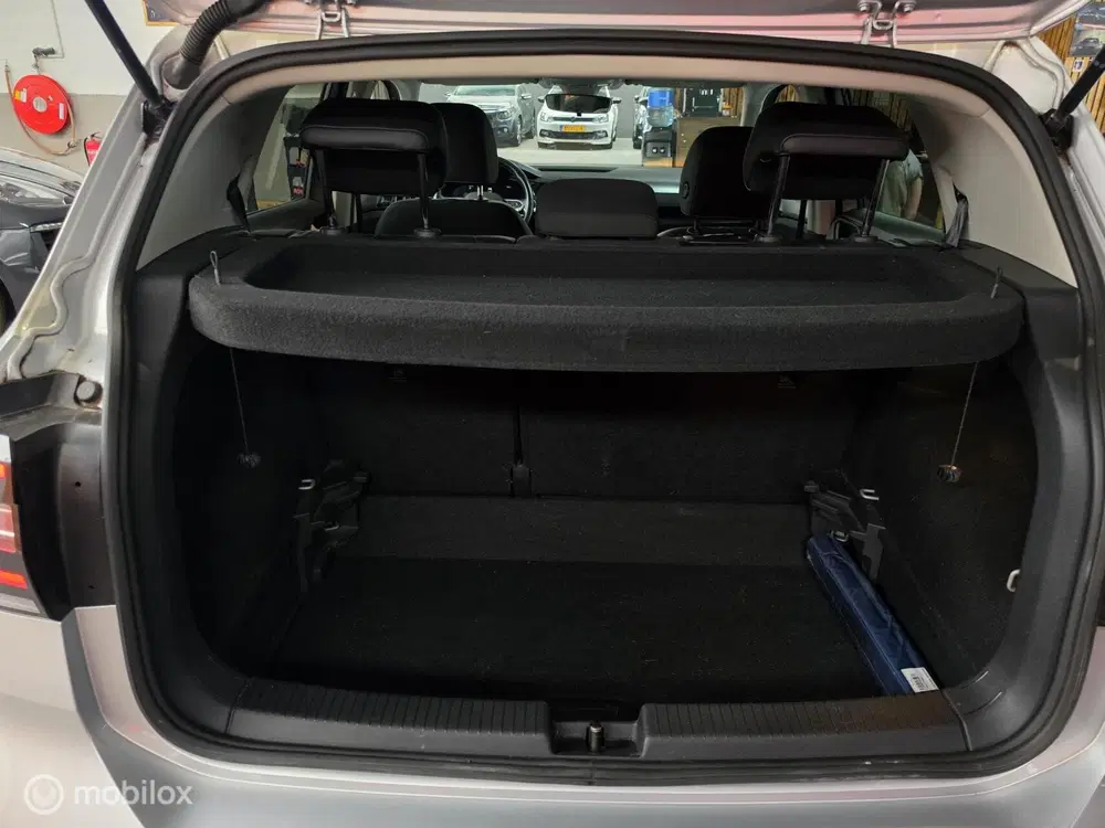 Volkswagen T-Cross 1.0 TSI R-Line uit 2023, foto 15