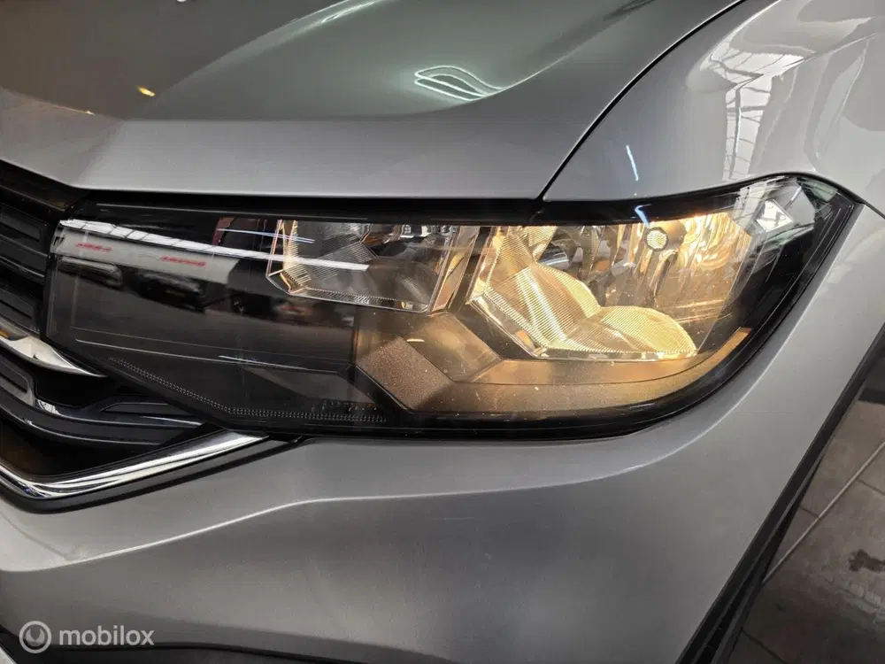 Volkswagen T-Cross 1.0 TSI R-Line uit 2023, foto 9