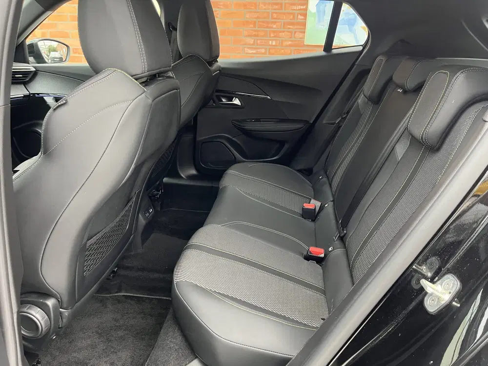 Peugeot 2008 Hybrid Automaat 145 GT uit 2025, foto 9